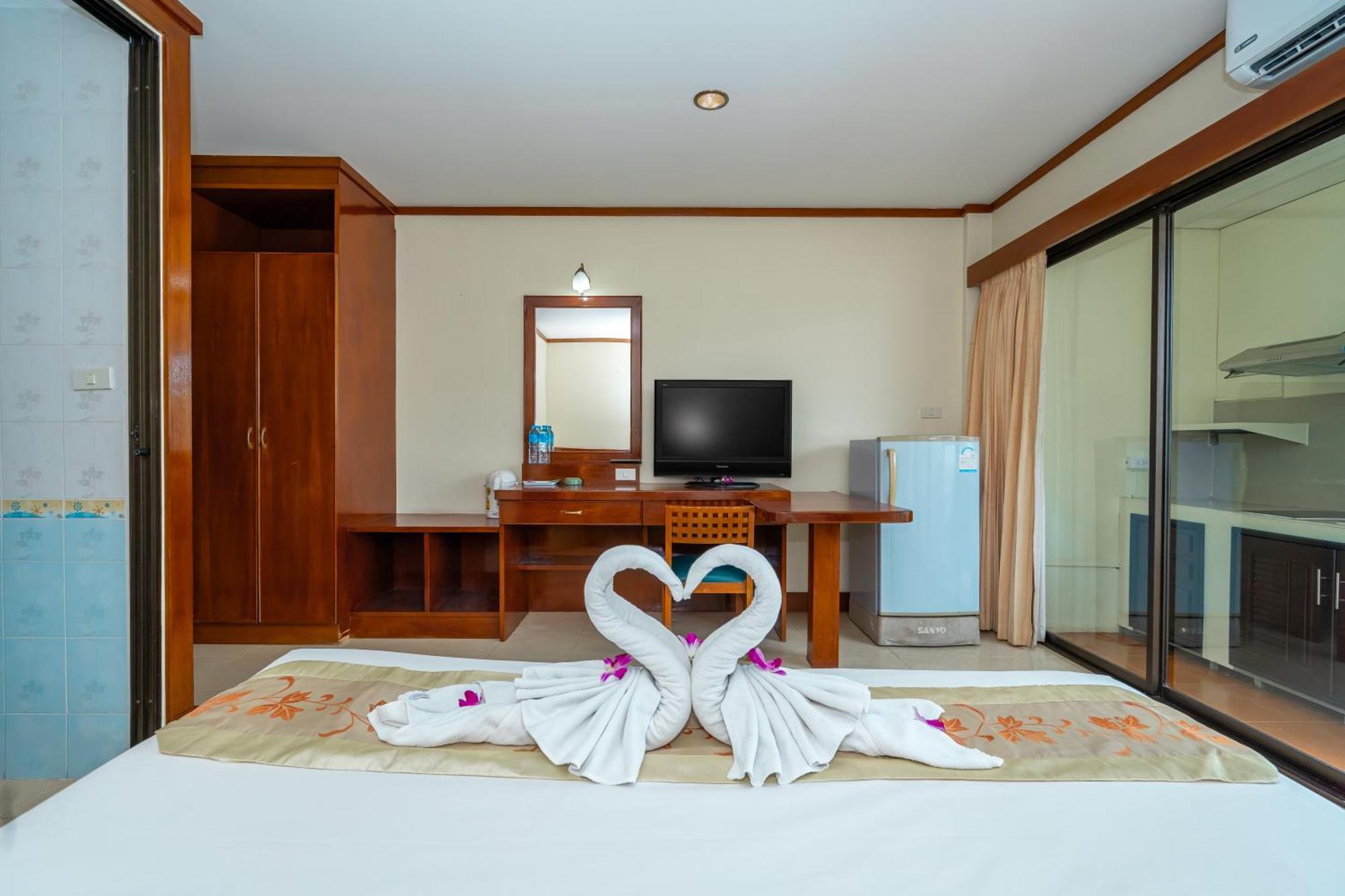 Outdoor Inn Kata Hotel エクステリア 写真
