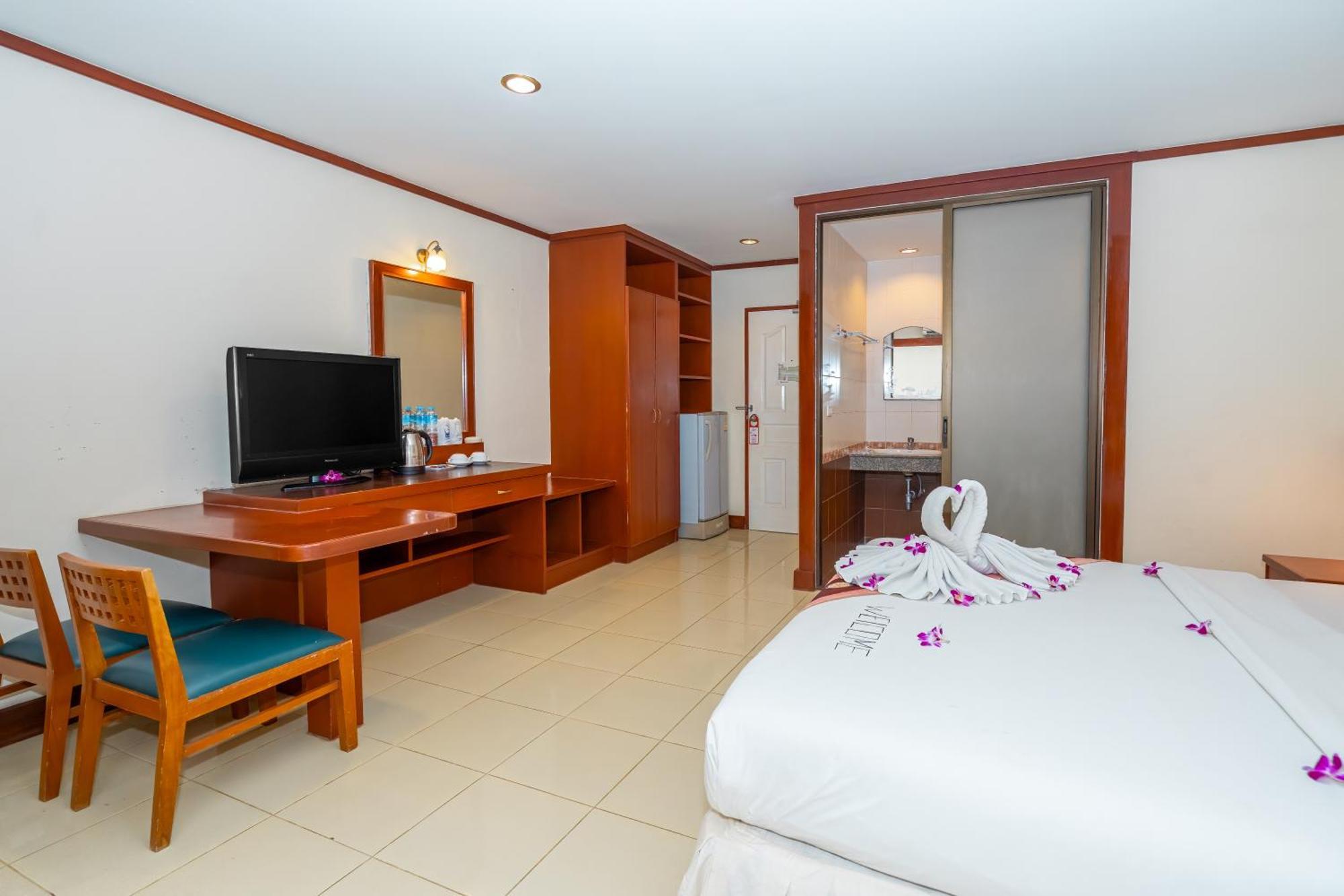 Outdoor Inn Kata Hotel エクステリア 写真